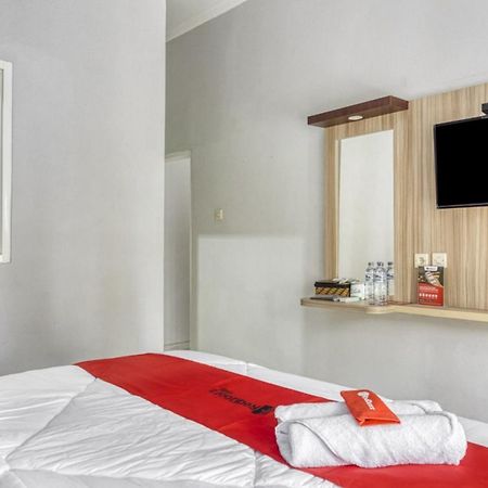 RedDoorz near Sindu Kusuma Edupark 2 Otel Cebongan Dış mekan fotoğraf