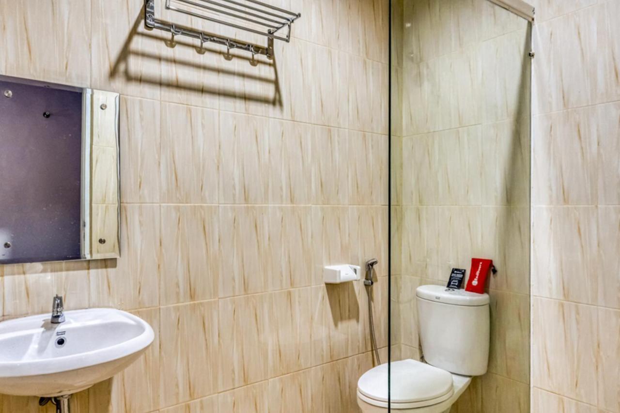 RedDoorz near Sindu Kusuma Edupark 2 Otel Cebongan Dış mekan fotoğraf
