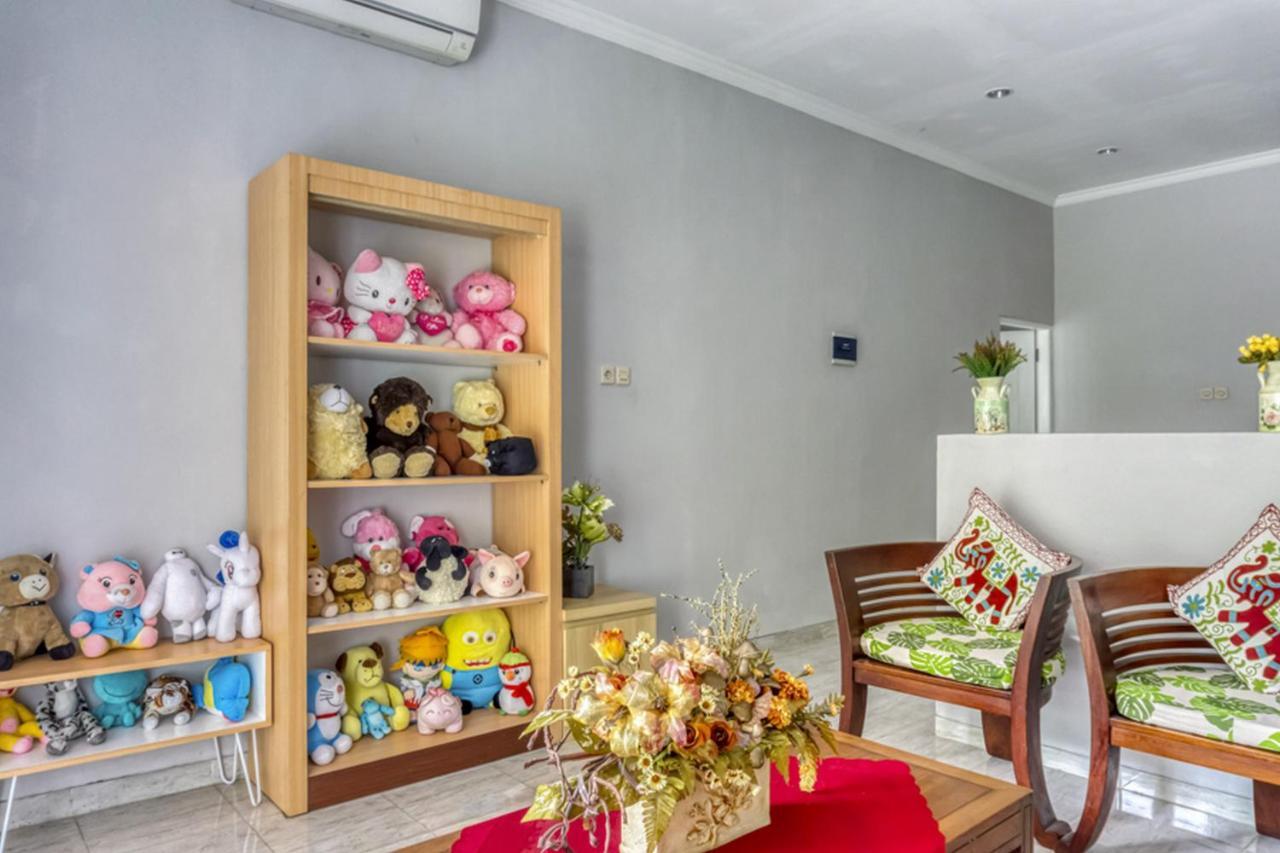 RedDoorz near Sindu Kusuma Edupark 2 Otel Cebongan Dış mekan fotoğraf
